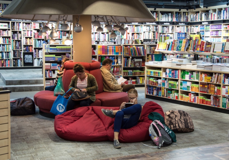 boutique-GASSIN-min_books_bookstore_book_reader_readers_reading_shop_sale_books-849006