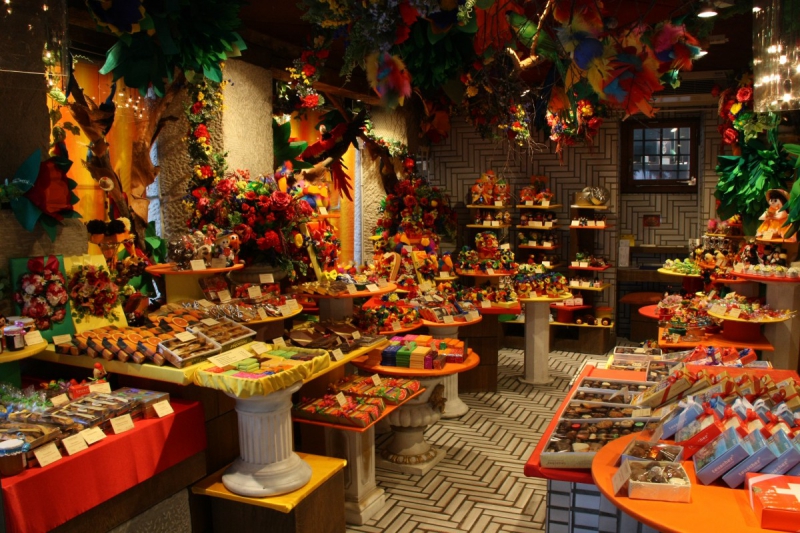 boutique-GASSIN-min_candy_store_chocolate_shop_chocolate_switzerland-393515